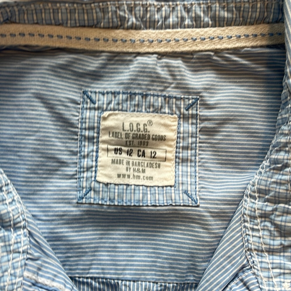 H&M BUTTON UP - Picture 2 of 4